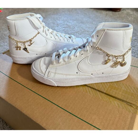 Nike Blazer Mid ‘77 LX Lucky Charms White Gold Sneaker Women’s Size 7 NEW - Picture 2 of 5